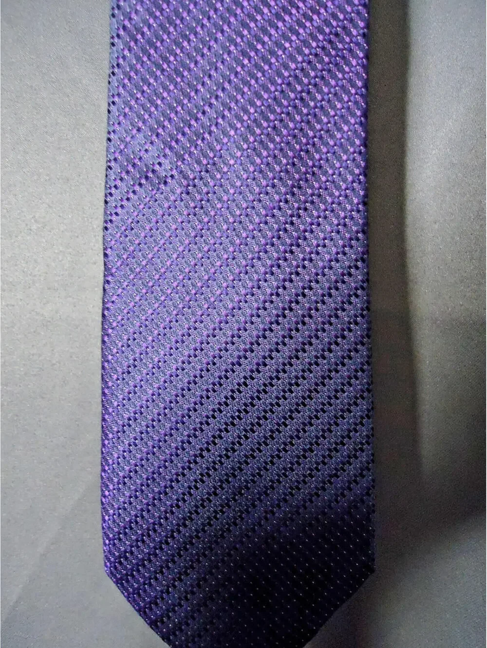 Kenneth Cole Reaction 100% Silk Skinny Tie Purple/Purple Stripe